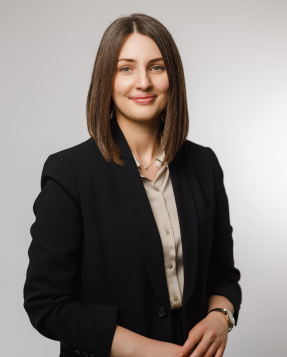 Amina Selmani